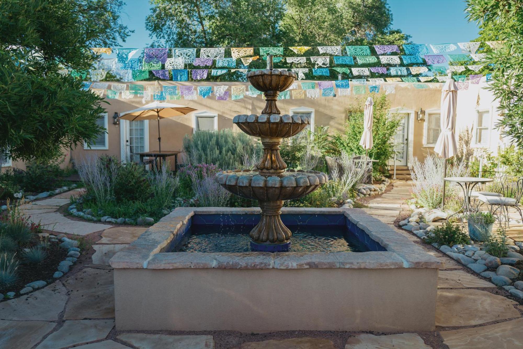 Dos Hermanas Casita 1 Downtown Courtyard 圣菲 外观 照片